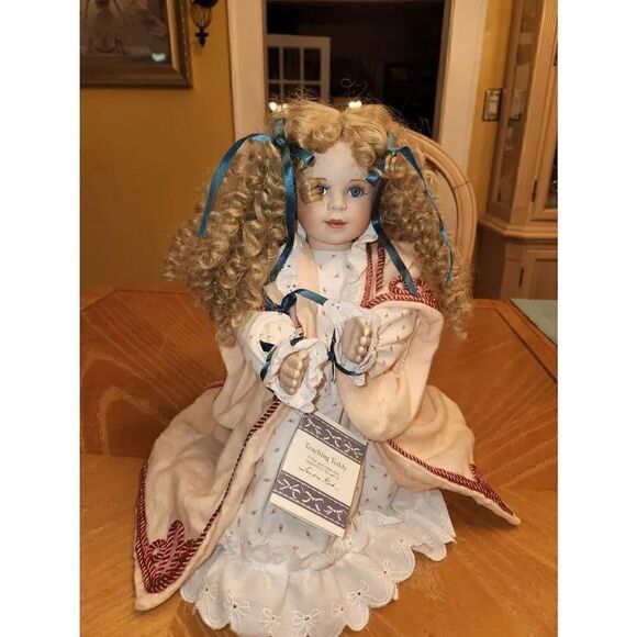 Vintage hamilton collection Porcelain doll - Picture 5 of 5